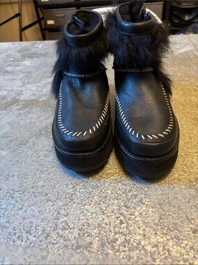 UGG Gently Used Women’s SZ 8 Black Punk Platform Boot MSRP $225